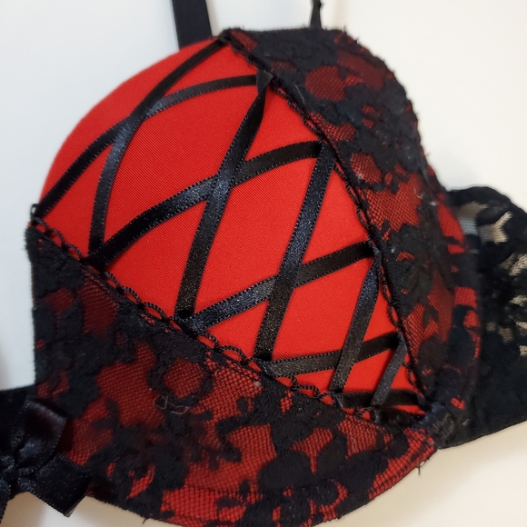 La Senza - Corset style bra - Black and Red lace. Size 32B - Picture 3 of 6